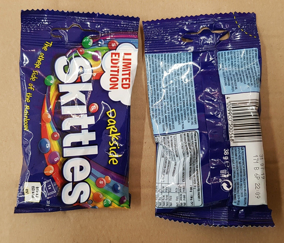 Skittles 80 bags X 38 g Wild Berry x 20 bags , Crazy Sours  x 20 bags , Dark side  x 20 bags , Fruits  x 20 bags 